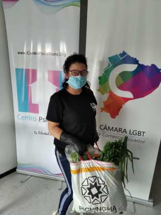 Donación de canastas y alimentos por parte de la Asociación Silueta X, centro Pisco Trans y La Camara LGBT de Comercio Ecuador - Covid19 - Apoyo Prefectura de Pichincha (7)